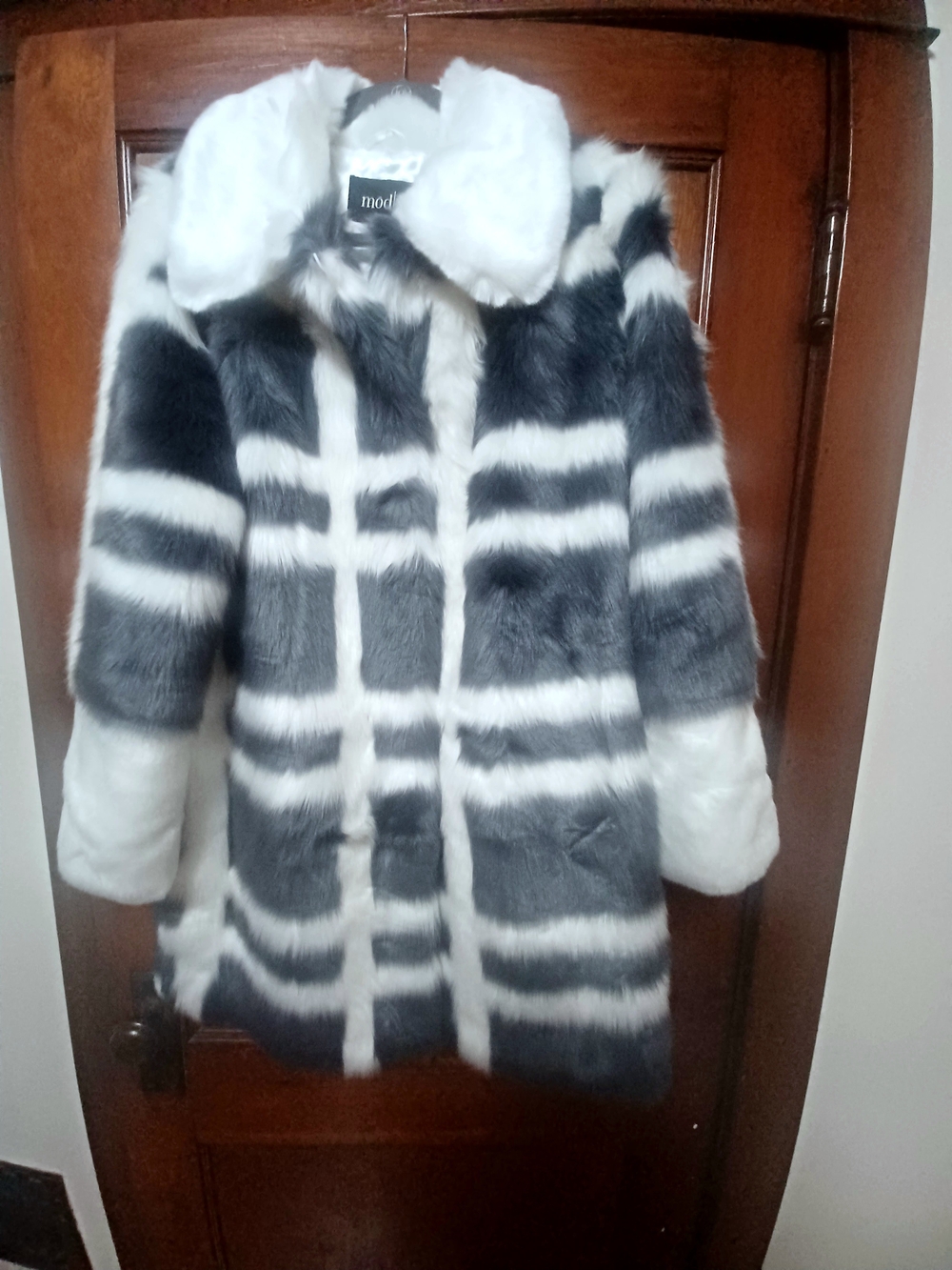 MOD X WOMEN'S GREY & WHITE FAUX FUR - CHECK COAT-(NEW)
